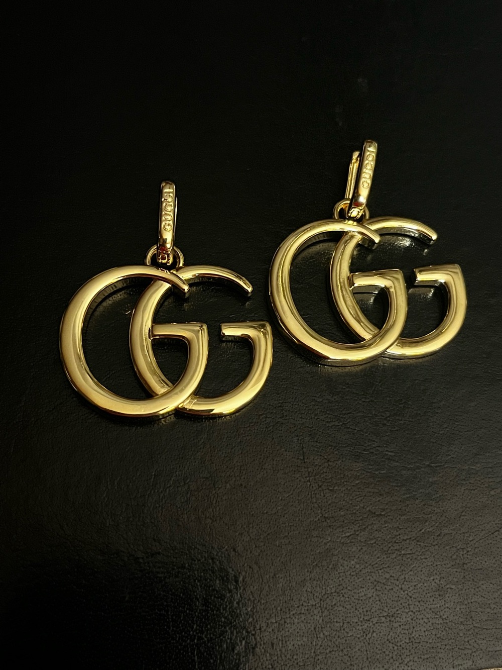 💕 GUCCI. Marmont. Gold Tone Letter Logo Earrings
